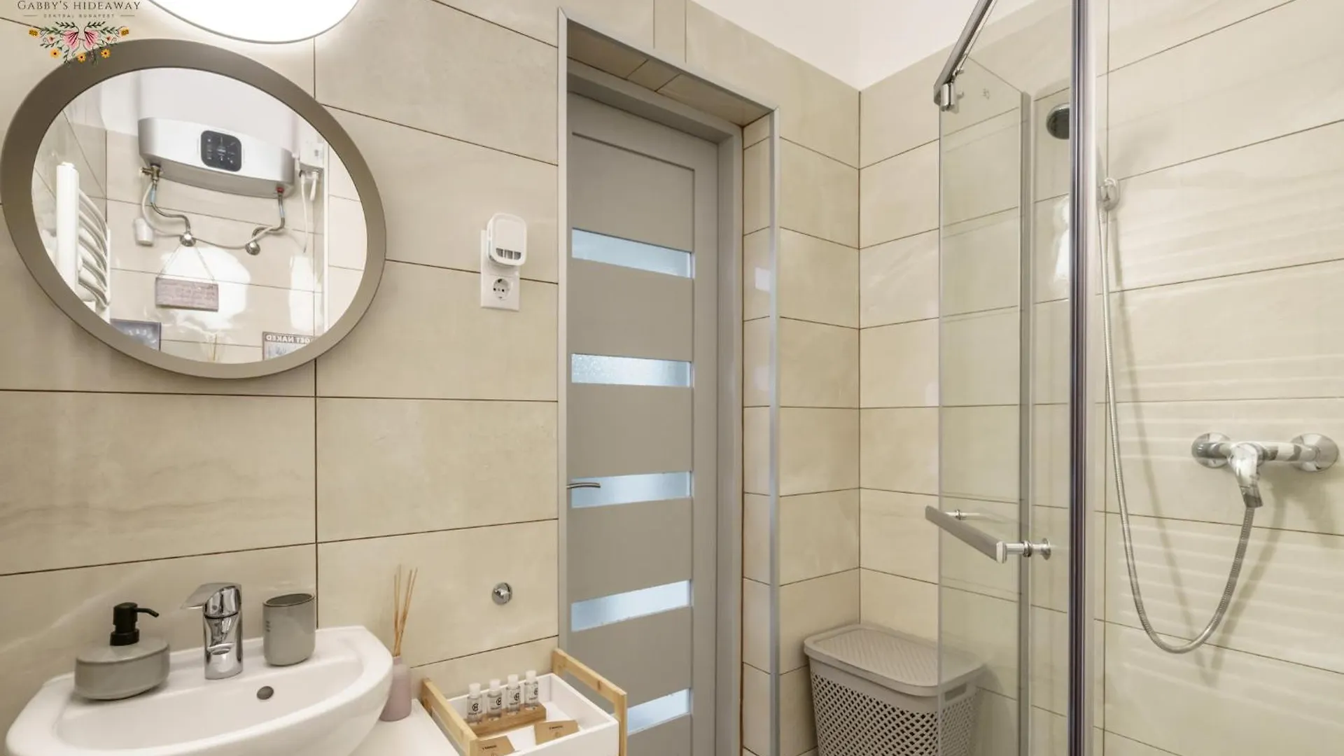Gabby'S Hideaway Central Budapest Apartment