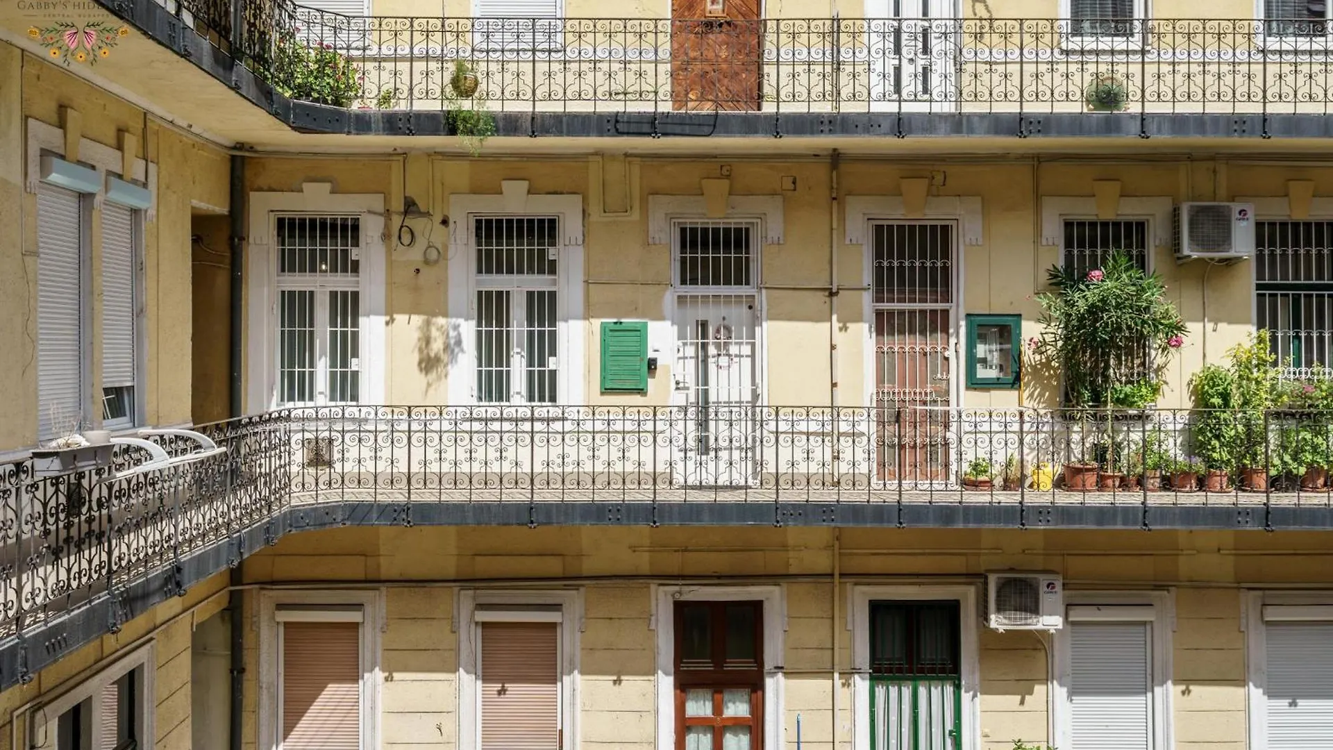 Apartment Gabby'S Hideaway Central Budapest Hungary